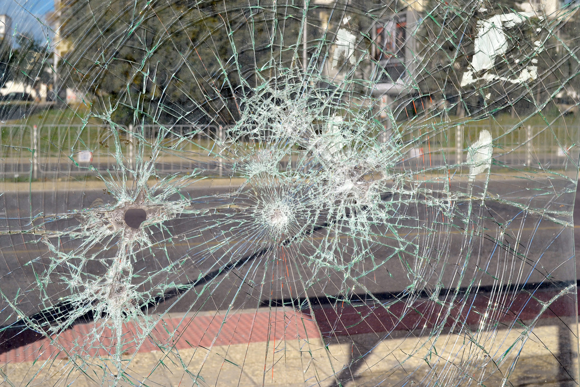 What Are the Risks of Ignoring Windshield Glass Damage?